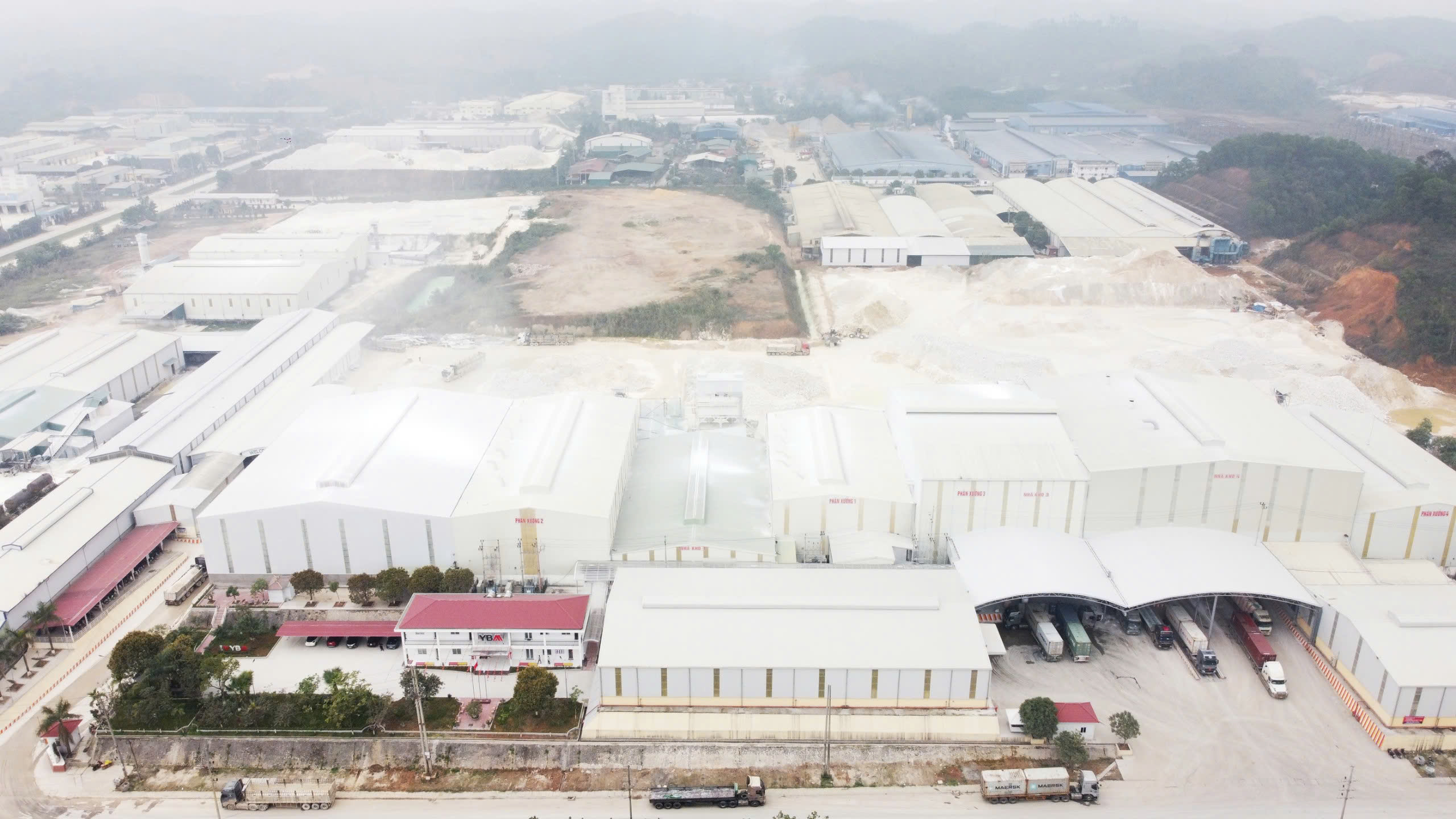 Công ty YBM sản xuất bột đá